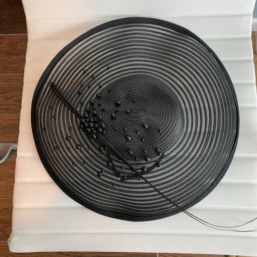Black wide brim Fascinator